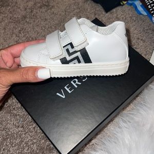 Versace size 21
